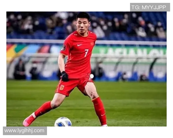 中国足球球星的成长历程与辉煌时刻展现新时代体育精神