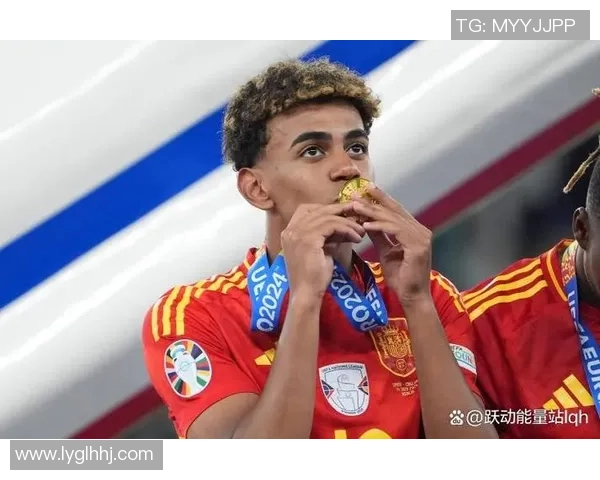 巴萨足球11号球星风采揭秘：他如何成就球队的核心与未来的传奇