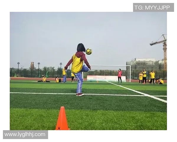 足球巨星深情致谢母亲一路陪伴用爱点亮他追梦的绿茵人生