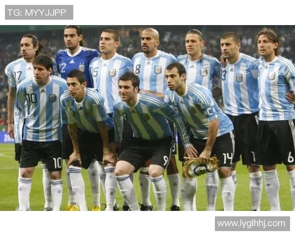 历届十大球星汇聚最强足球队阵容分析与回顾 历届十大球星汇聚最强足球队阵容分析与回顾